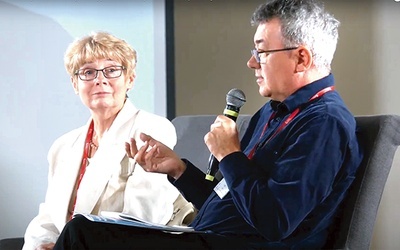 Prof. Dorota Heck oraz prof. dr hab. Bogusław Dopart byli jednymi z uczestników panelu dyskusyjnego dotyczącego aktualności idei romantyzmu w obecnych czasach.
