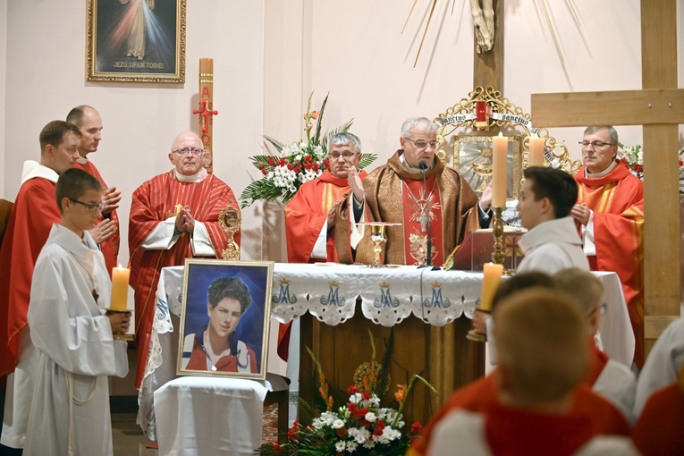 Rozpoczęcie peregrynacji symboli ŚDM w diecezji świdnickiej