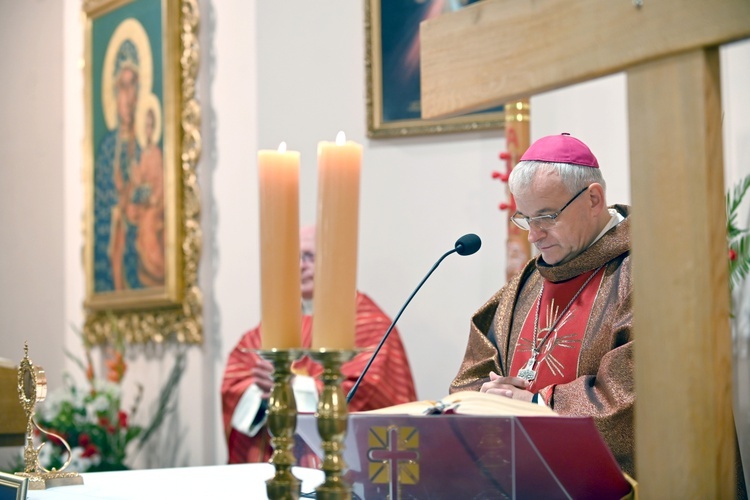 Rozpoczęcie peregrynacji symboli ŚDM w diecezji świdnickiej