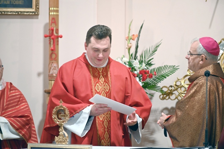 Rozpoczęcie peregrynacji symboli ŚDM w diecezji świdnickiej