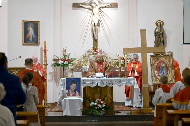 Rozpoczęcie peregrynacji symboli ŚDM w diecezji świdnickiej