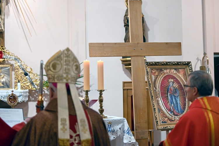 Rozpoczęcie peregrynacji symboli ŚDM w diecezji świdnickiej