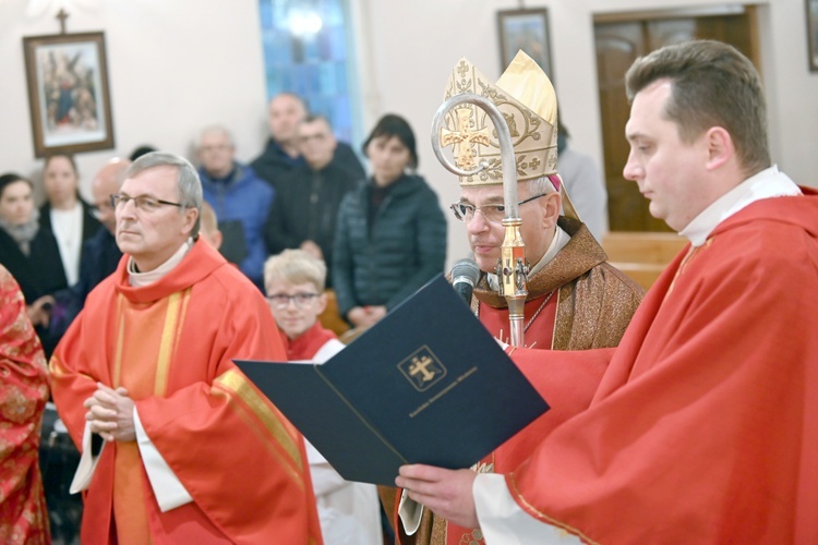 Rozpoczęcie peregrynacji symboli ŚDM w diecezji świdnickiej