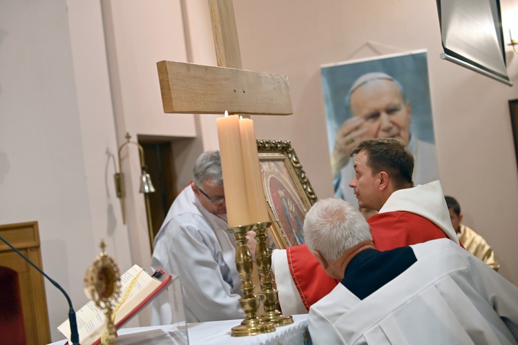 Rozpoczęcie peregrynacji symboli ŚDM w diecezji świdnickiej