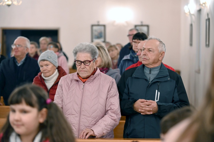 Rozpoczęcie peregrynacji symboli ŚDM w diecezji świdnickiej