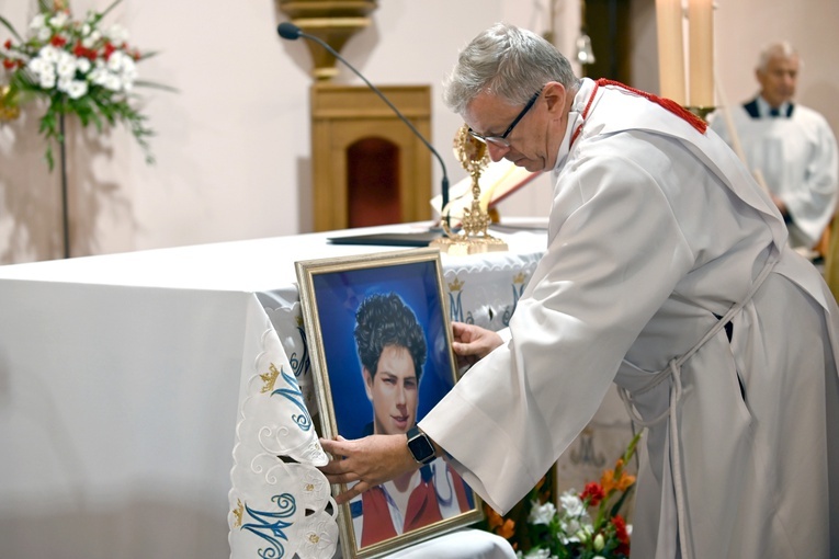 Rozpoczęcie peregrynacji symboli ŚDM w diecezji świdnickiej