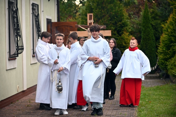 Rozpoczęcie peregrynacji symboli ŚDM w diecezji świdnickiej