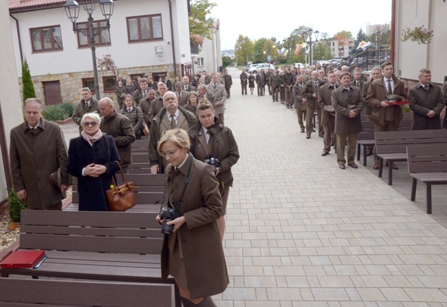 Leśnicy w skarżyskiej Ostrej Bramie