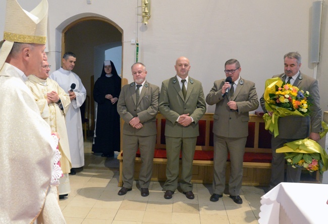 Leśnicy w skarżyskiej Ostrej Bramie