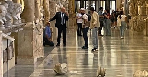 Turysta rozbił dwa antyczne popiersia w Muzeach Watykańskich