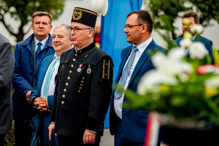 Odsłonięcie tablicy przed Elektrownią Połaniec