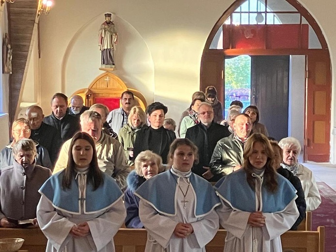 Rocznica wprowadzenia relikwii św. s. Faustyny w Starym Lesieńcu