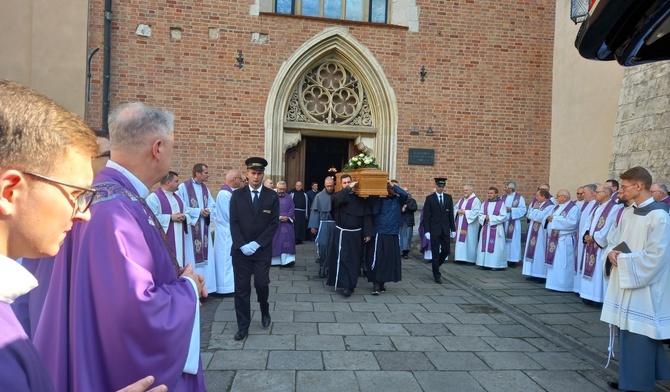 Powiedział swoje "amen". Pożegnanie brata od różańców