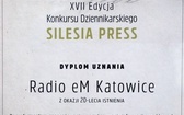 Radio eM wyróżnione.