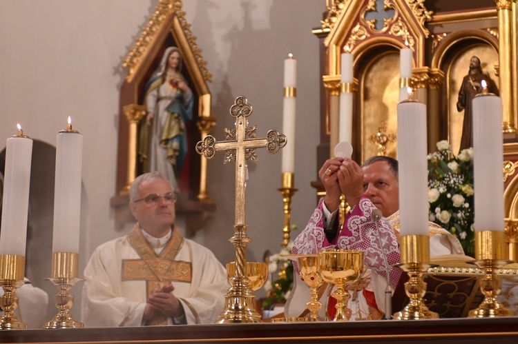 Wałbrzych. Koronacja obrazu Matki Bożej Białokamieńskiej