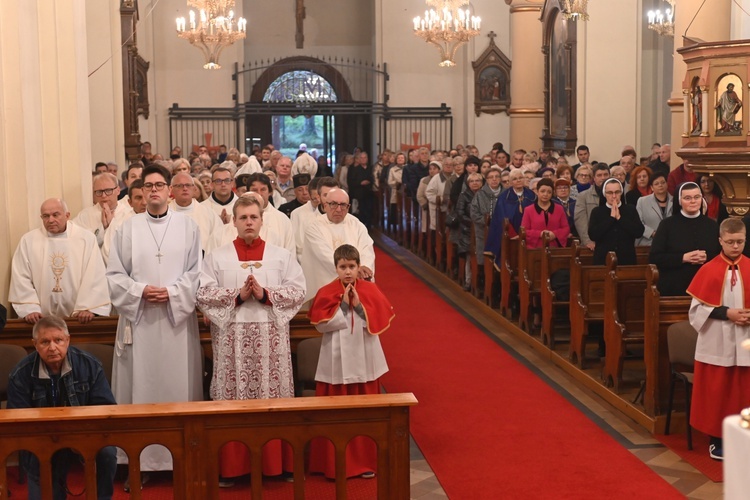 Wałbrzych. Koronacja obrazu Matki Bożej Białokamieńskiej