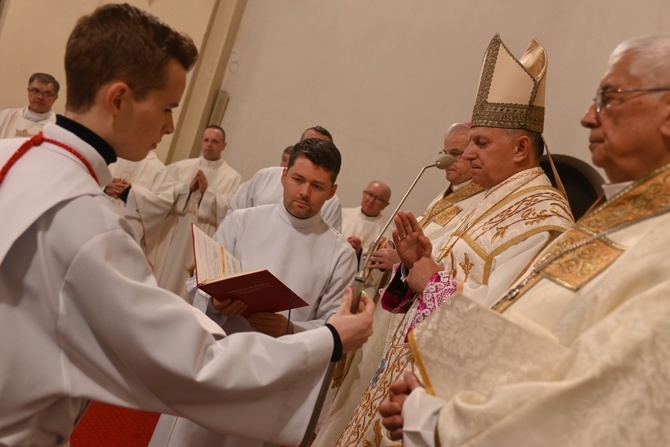 Wałbrzych. Koronacja obrazu Matki Bożej Białokamieńskiej