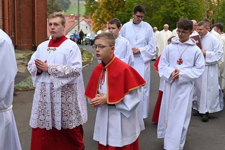 Wałbrzych. Koronacja obrazu Matki Bożej Białokamieńskiej