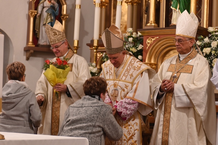 Wałbrzych. Koronacja obrazu Matki Bożej Białokamieńskiej