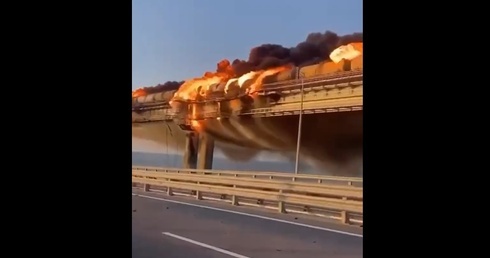 Media: Pożar na rosyjskim moście prowadzącym z Rosji na Krym