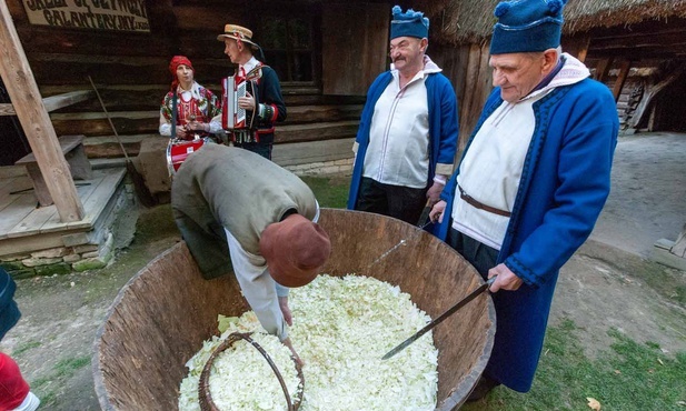 Dawne zwyczaje można zobaczyć w lubelskim skansenie.