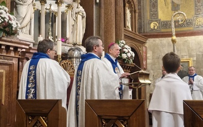 Bp Olszowski do nauczycieli: Szkoła to nie fabryka