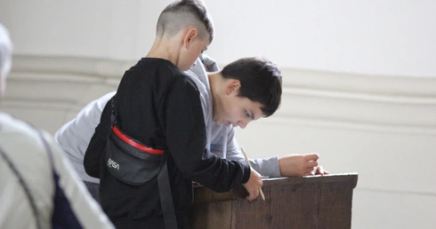 Dzieci u krzeszowskiej Pani