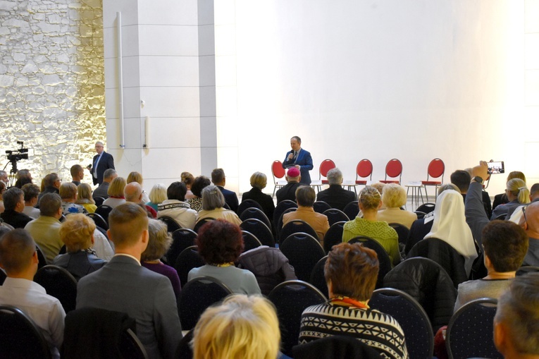 Konferencja "Prześladowany - jak katolik"