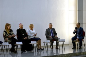 Drugi z paneli dyskusyjnych na konferencji w Częstochowie.