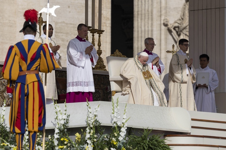 Franciszek kanonizował „świętych od migracji”