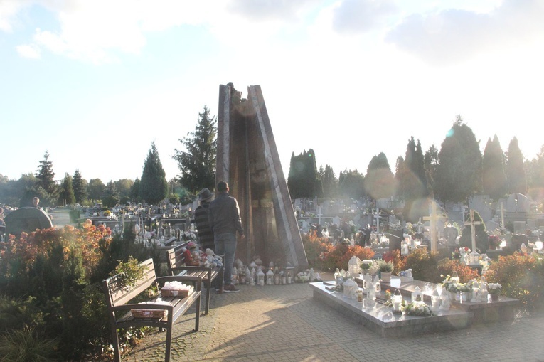 Tarnów-Mościce. Pochówek dzieci utraconych