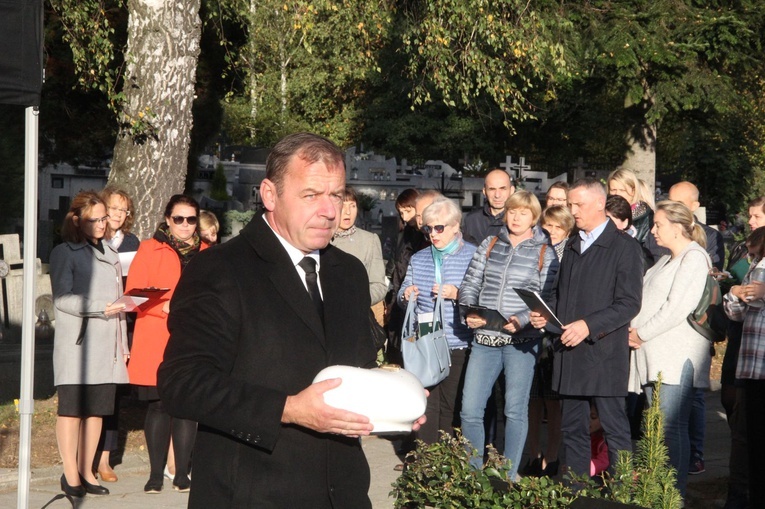 Tarnów-Mościce. Pochówek dzieci utraconych