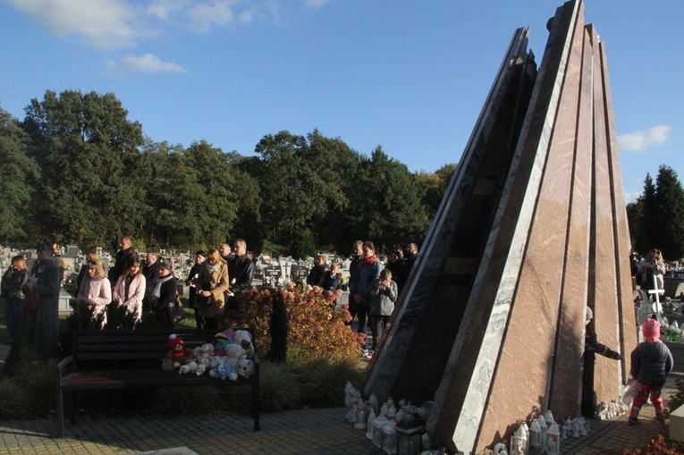 Tarnów-Mościce. Pochówek dzieci utraconych