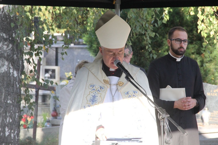 Tarnów-Mościce. Pochówek dzieci utraconych