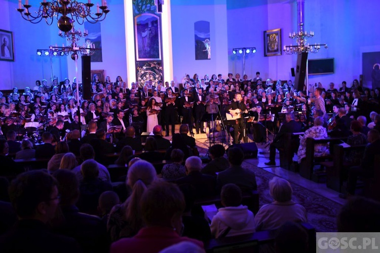 Uwielbienie na zakończenie Zielonogórskich Warsztatów Liturgiczno-Muzycznych