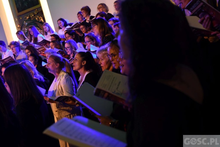 Uwielbienie na zakończenie Zielonogórskich Warsztatów Liturgiczno-Muzycznych