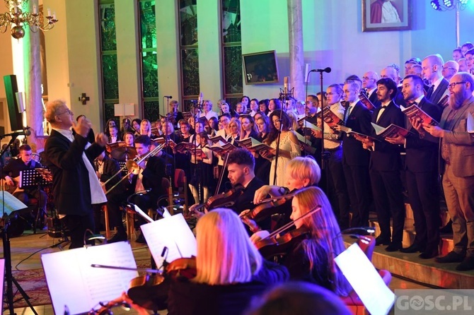 Uwielbienie na zakończenie Zielonogórskich Warsztatów Liturgiczno-Muzycznych