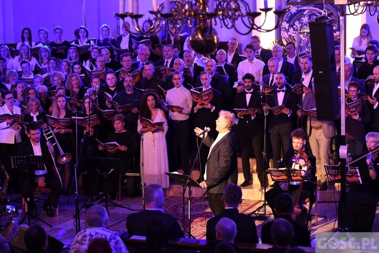 Uwielbienie na zakończenie Zielonogórskich Warsztatów Liturgiczno-Muzycznych