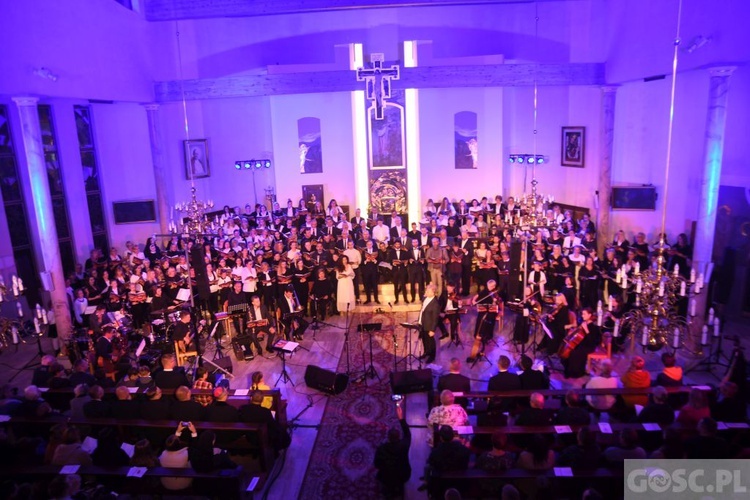 Uwielbienie na zakończenie Zielonogórskich Warsztatów Liturgiczno-Muzycznych