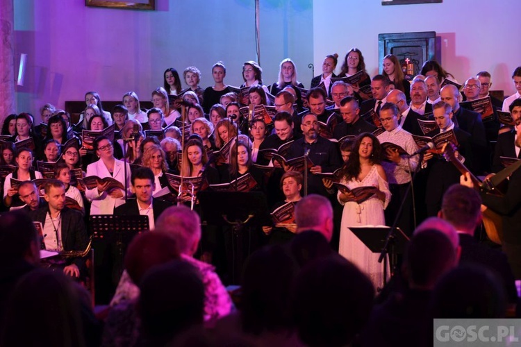 Uwielbienie na zakończenie Zielonogórskich Warsztatów Liturgiczno-Muzycznych