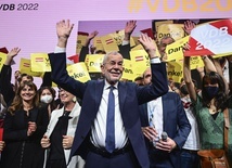 Austria: Oficjalne wyniki wyborów prezydenckich potwierdzają zwycięstwo Van der Bellena