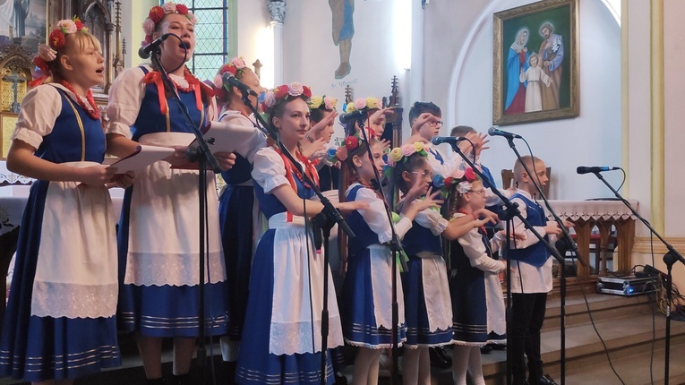 Stolec. Przegląd Pieśni Religijnych z wyjątkowymi tradycjami