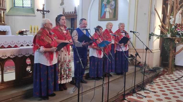 Stolec. Przegląd Pieśni Religijnych z wyjątkowymi tradycjami