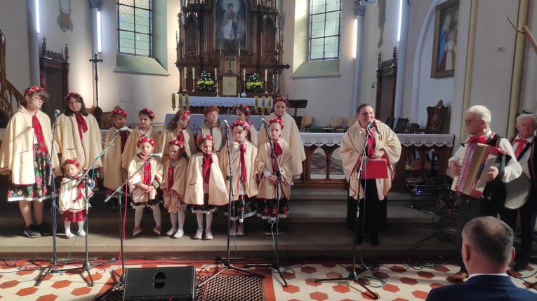 Stolec. Przegląd Pieśni Religijnych z wyjątkowymi tradycjami
