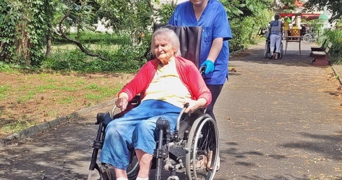Hospicjum - tam trudno stwierdzić kto daje, a kto bierze