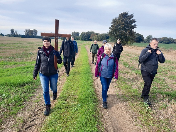 ▲	Piękno przyrody, modlitwa i braterstwo – tego można było doświadczyć na pątniczym szlaku.