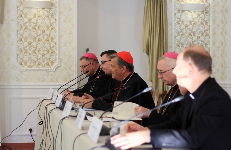 Konferencja prasowa na zakończenie zebrania plenarnego KEP z udziałem kard. Mario Grecha 