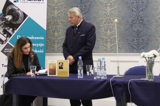 O księdzu poecie prof. Bonifacym Miązku