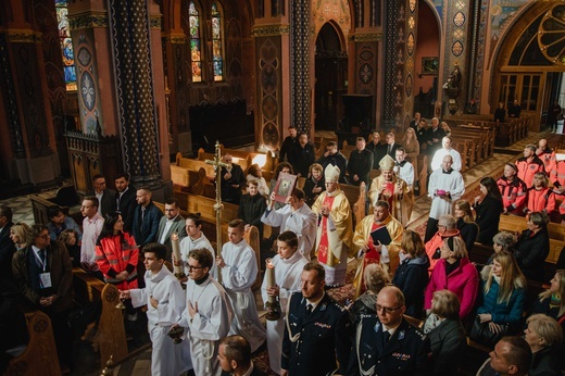 Ogólnopolskie obchody Dnia Ratownictwa Medycznego w sanktuarium Matki Zagłębia i Pani Dąbrowy Górniczej 