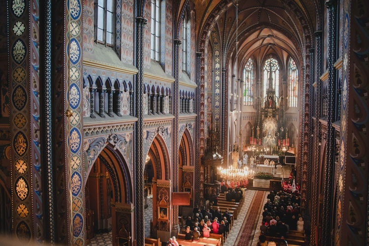 Ogólnopolskie obchody Dnia Ratownictwa Medycznego w sanktuarium Matki Zagłębia i Pani Dąbrowy Górniczej 